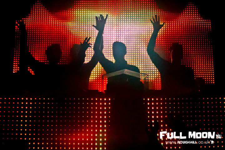 IMAGE: http://payload21.cargocollective.com/1/3/110609/2738174/02-02-2012-8_720.jpg